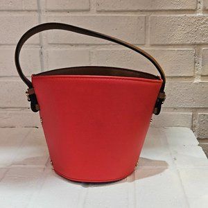 Vibrant Coral Bucket Bag with Brown Accents – Stylish and Spacious